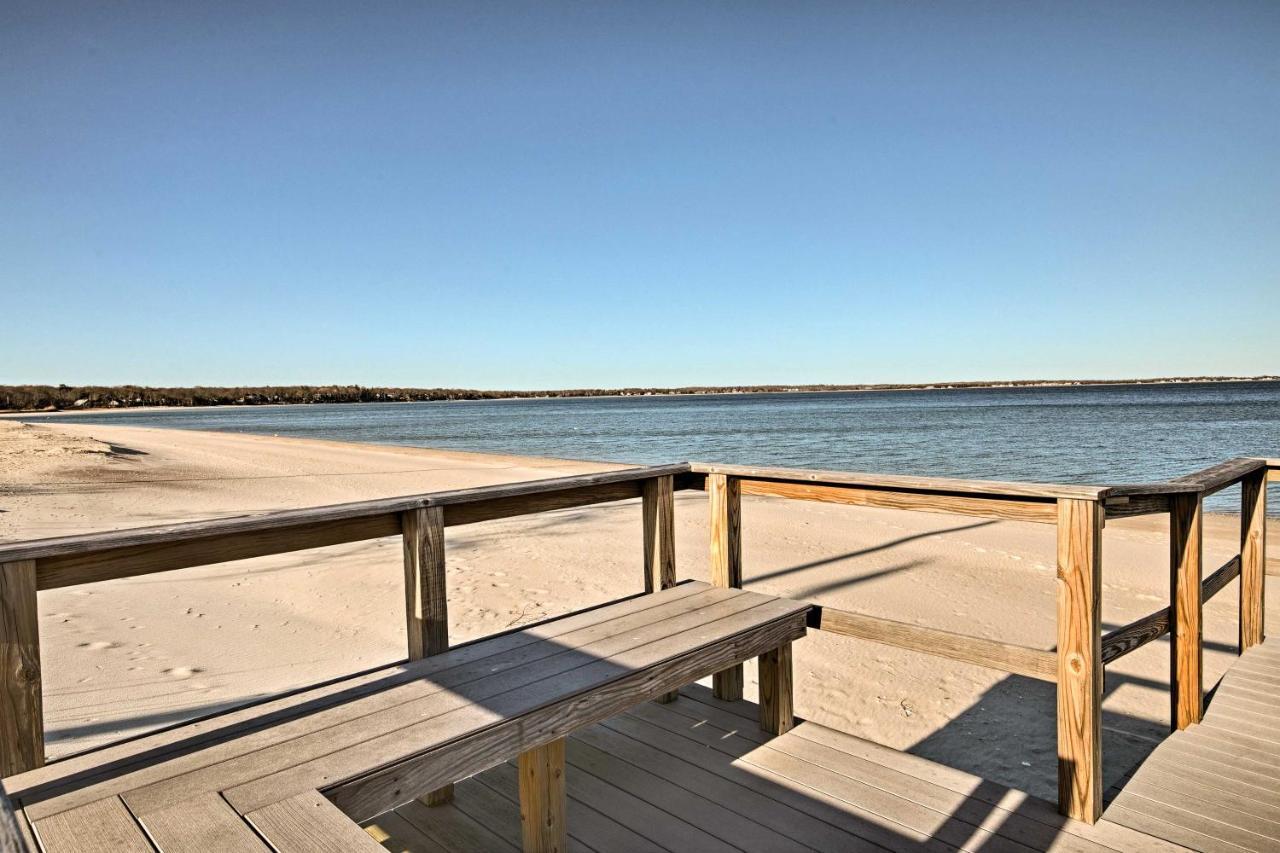 Home In Long Island Wine Country - Walk To Beach! Cutchogue 外观 照片